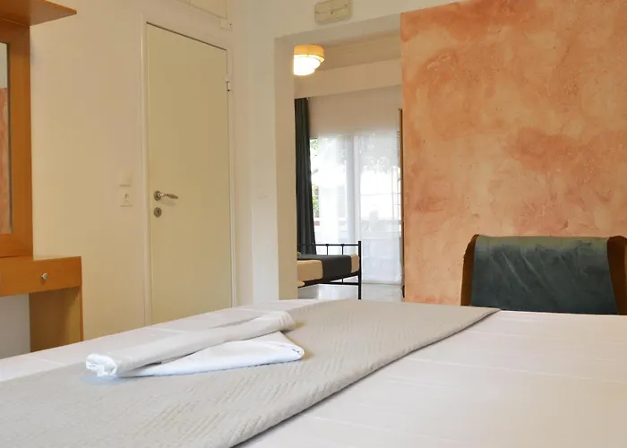 Mascot Traditional Bed & Breakfast Rhodes City