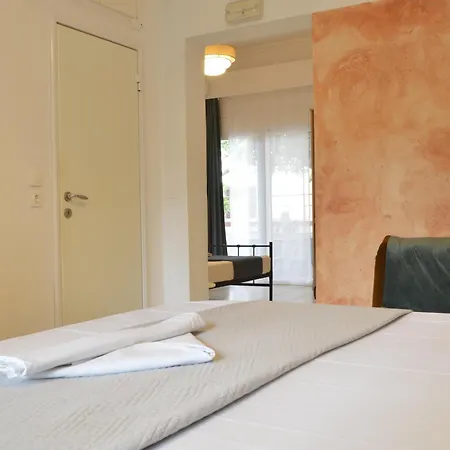 Mascot Traditional Bed & Breakfast Rhodes City