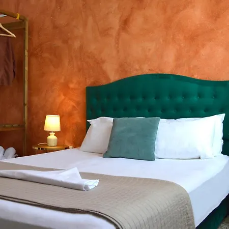 Mascot Traditional 3*