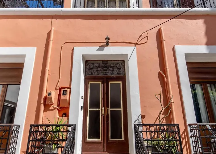 Mascot Traditional 3*